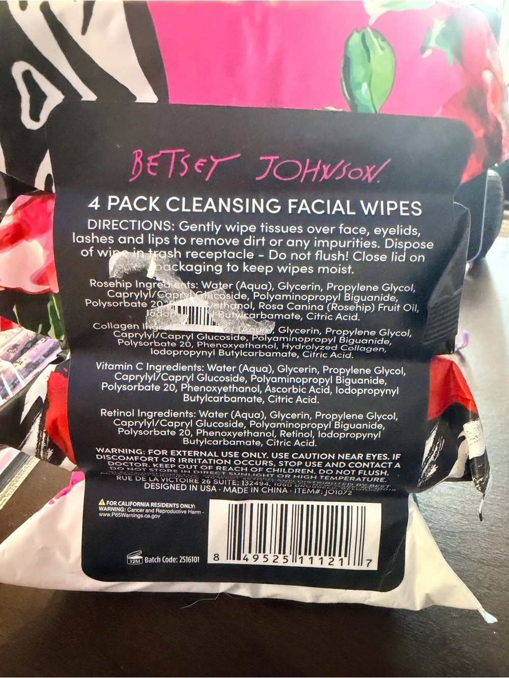 Betsy Johnson 4 pk cleansing Facial Wipes - Picture 2 of 4